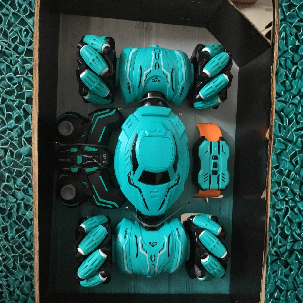 Stunt RC Car with LED Light Gesture - Image 2